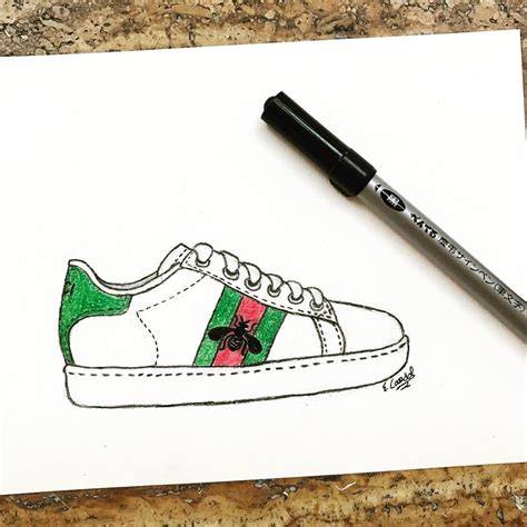 how to draw Gucci shoes